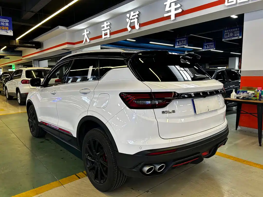 Geely Binyue — фото 14