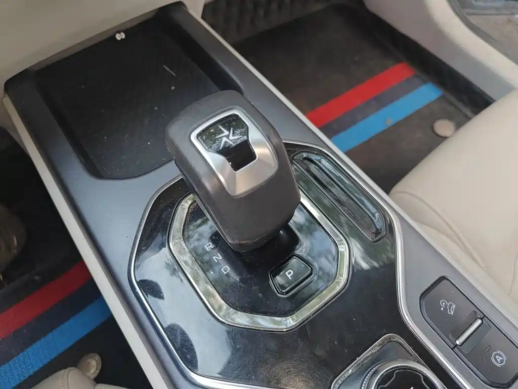 Geely Icon — фото 10