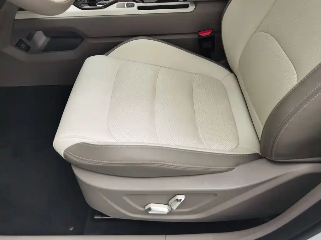 Geely Icon — фото 20
