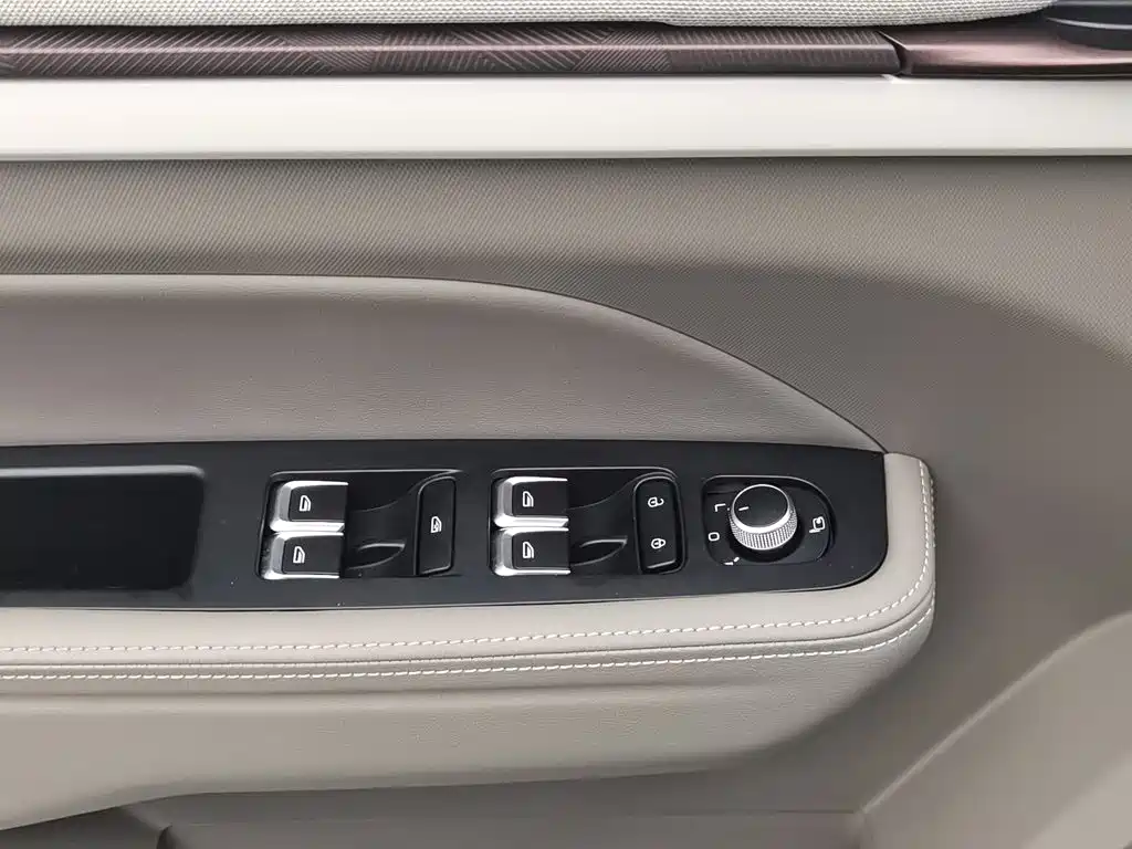 Geely Icon — фото 9