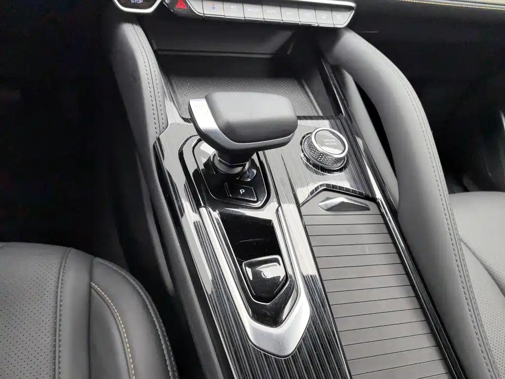 Geely Xingyue L — фото 13