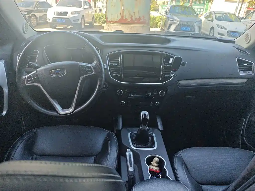 Geely Vision X6 — фото 10