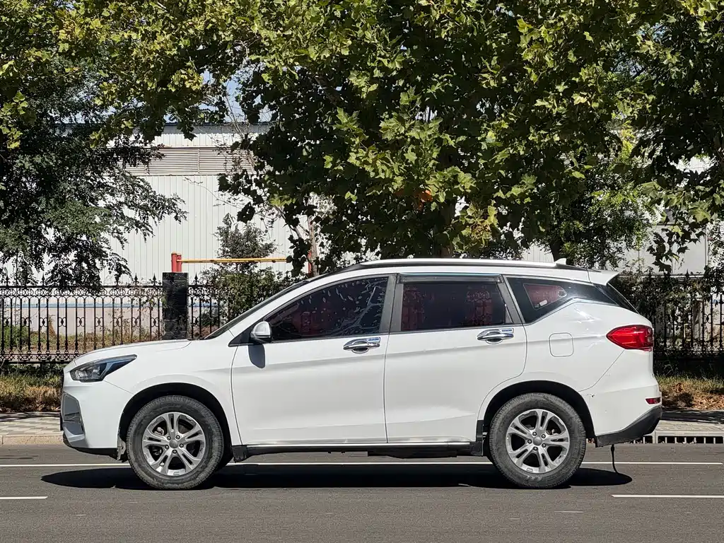 Haval M6 — фото 7