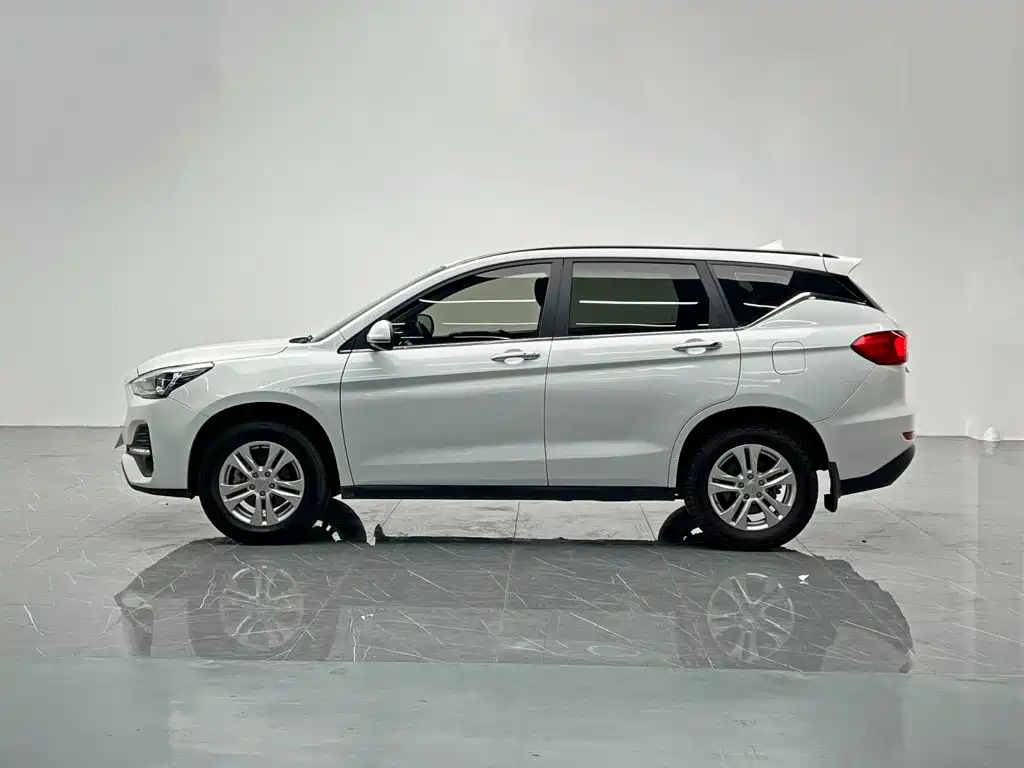 Haval M6 — фото 3