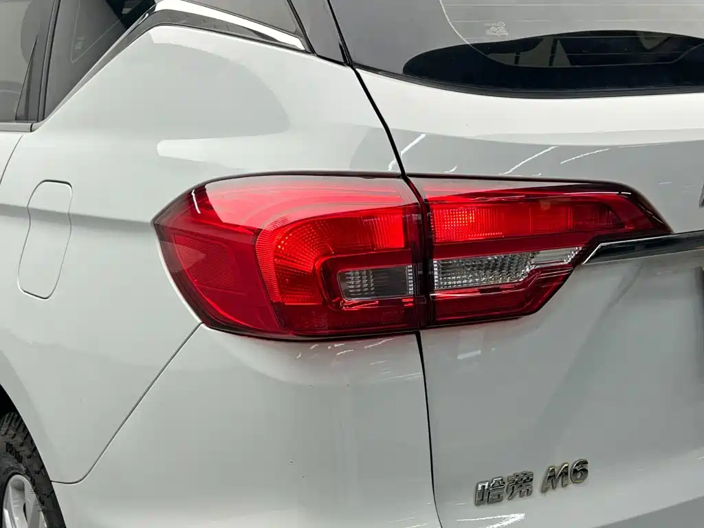 Haval M6 — фото 10