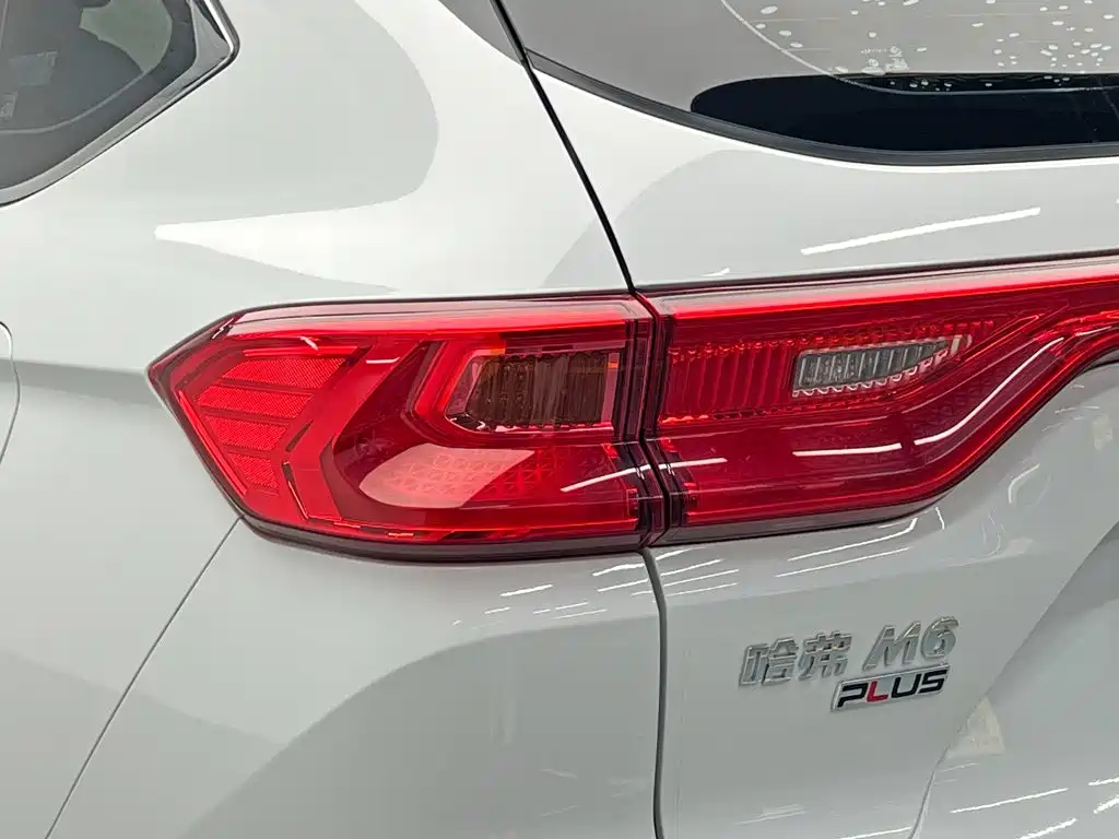 Haval M6 — фото 10