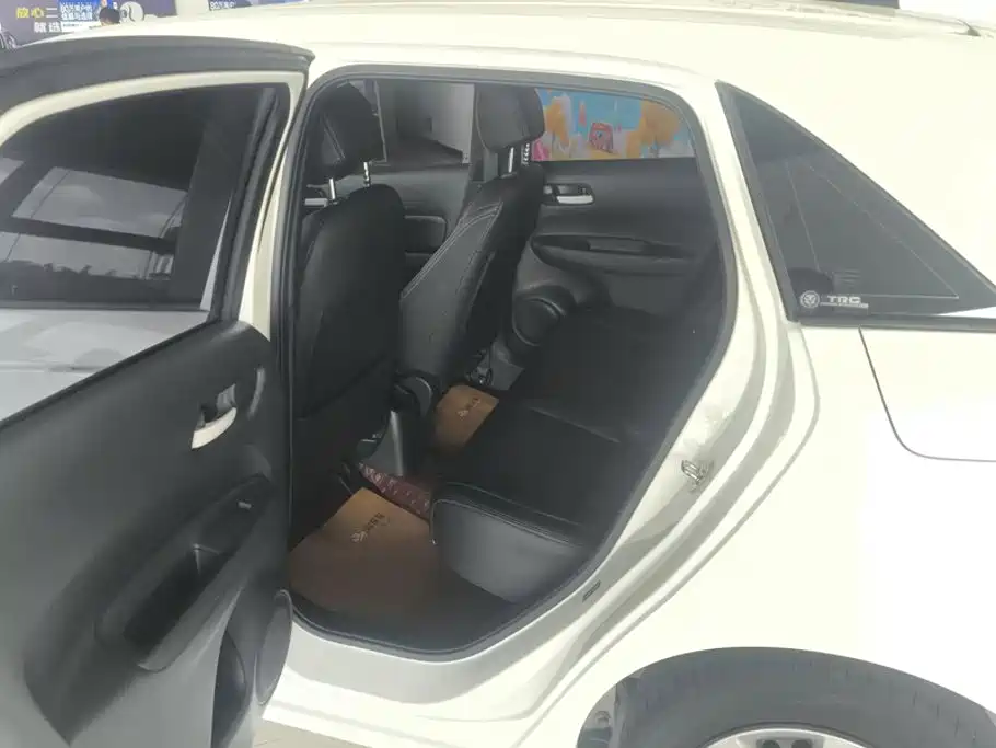 Honda Fit — фото 11