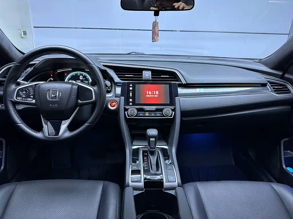 Honda Civic — фото 7