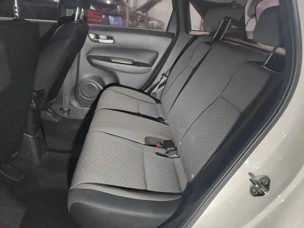 Honda Fit — фото 13