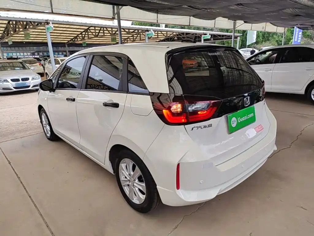Honda Fit — фото 5