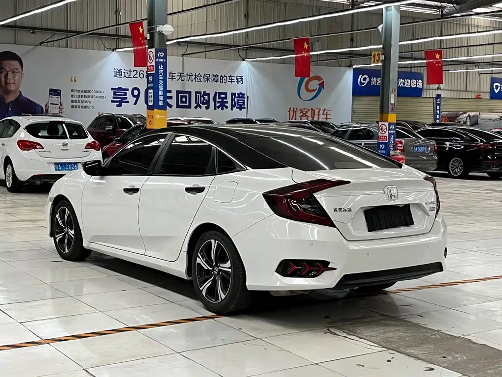 Honda Civic — фото 14