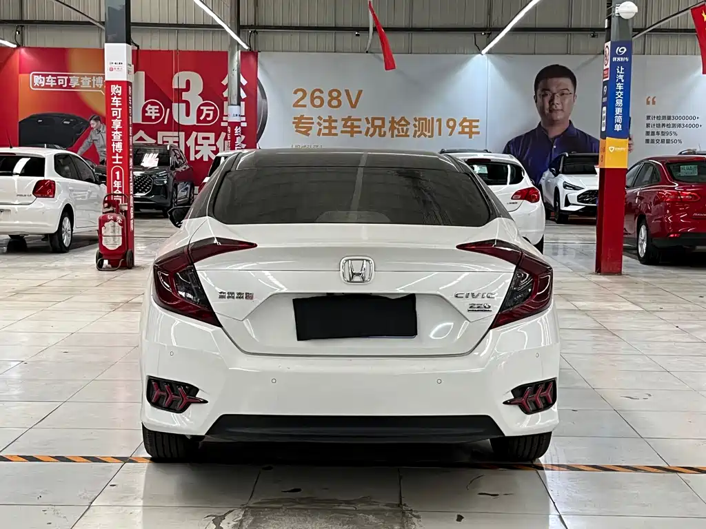 Honda Civic — фото 15