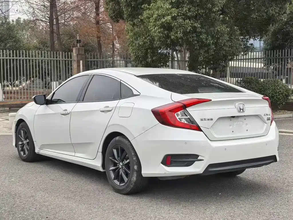 Honda Civic — фото 9