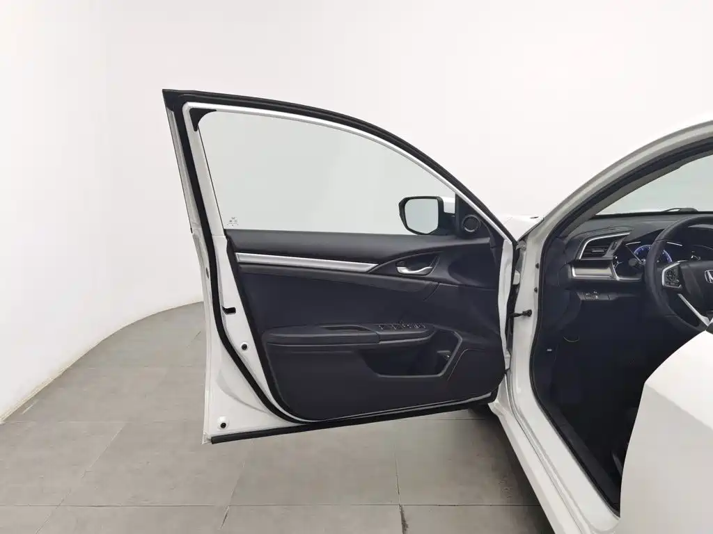 Honda Civic — фото 8