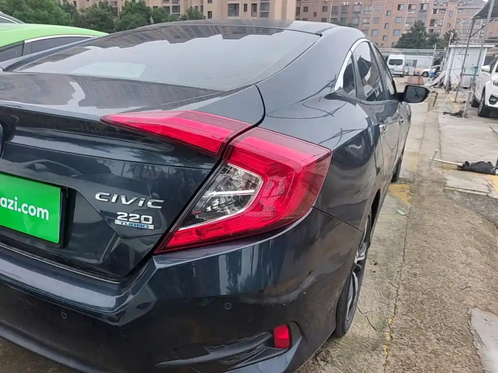 Honda Civic — фото 8