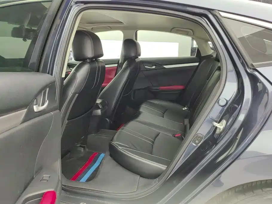 Honda Civic — фото 11