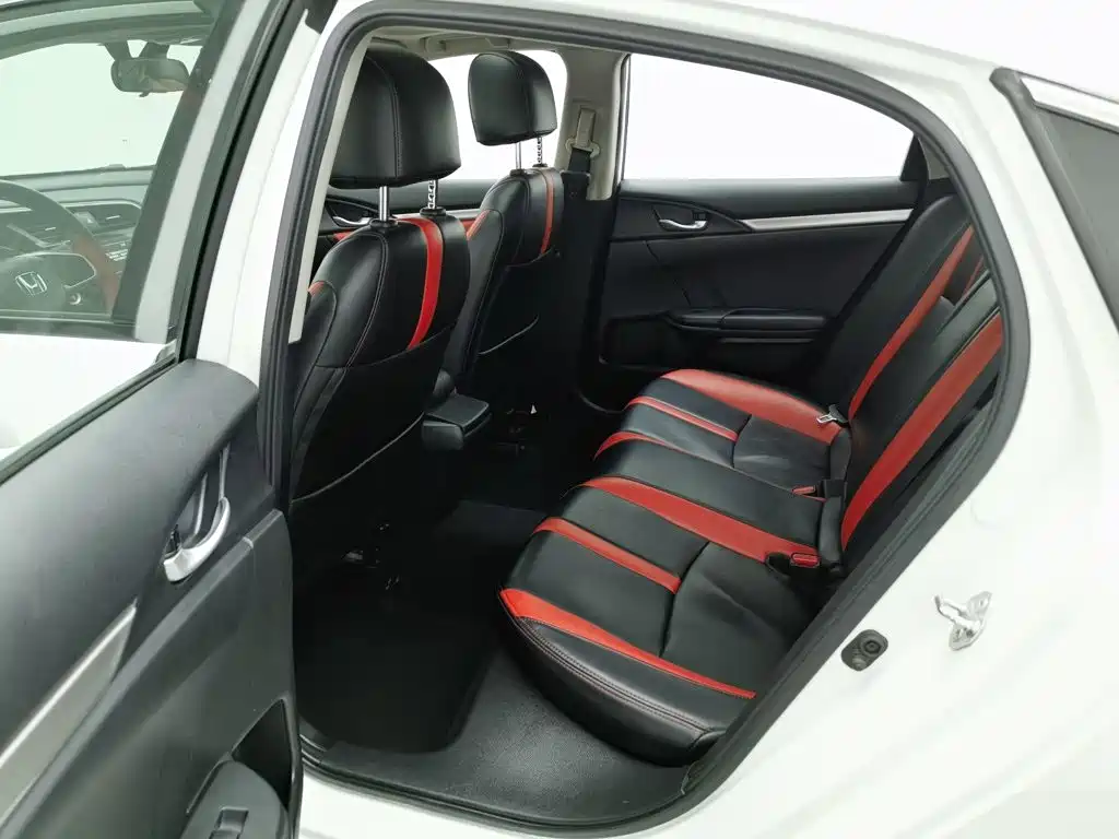 Honda Civic — фото 15