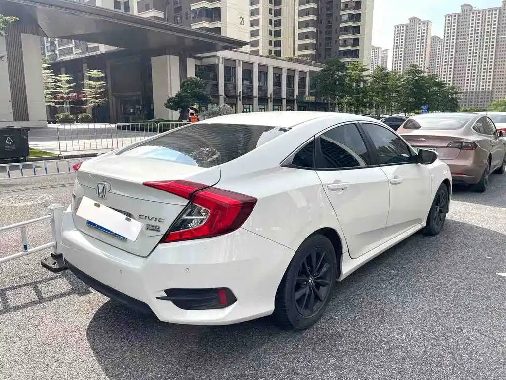 Honda Civic — фото 2