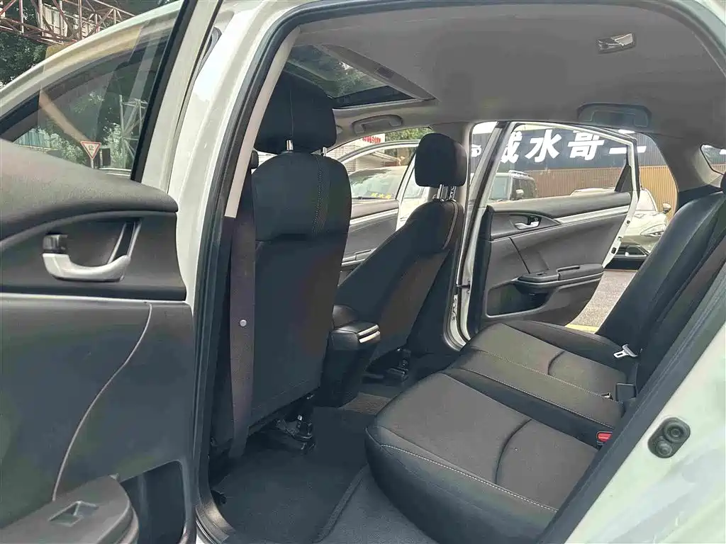 Honda Civic — фото 13