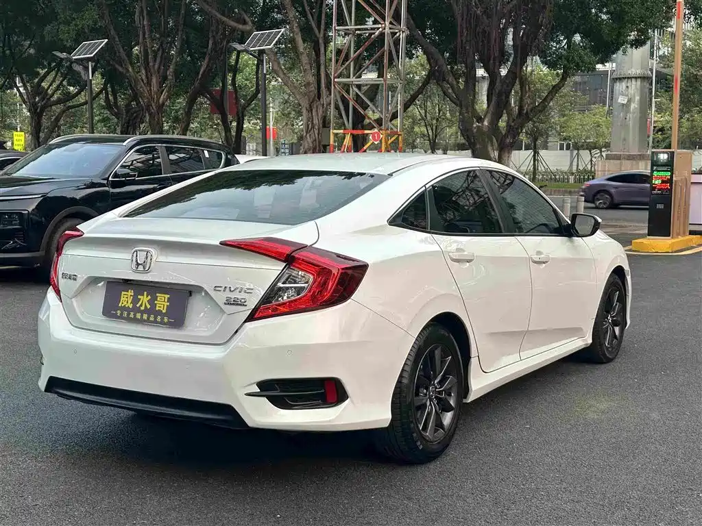 Honda Civic — фото 5