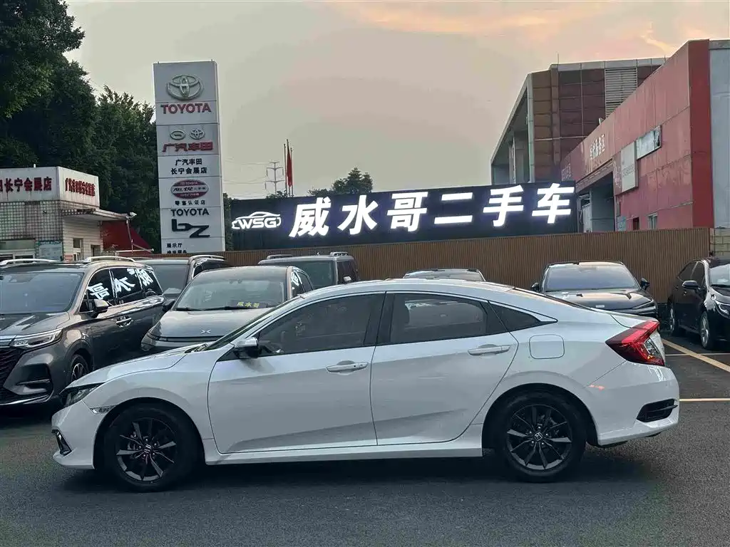 Honda Civic — фото 7