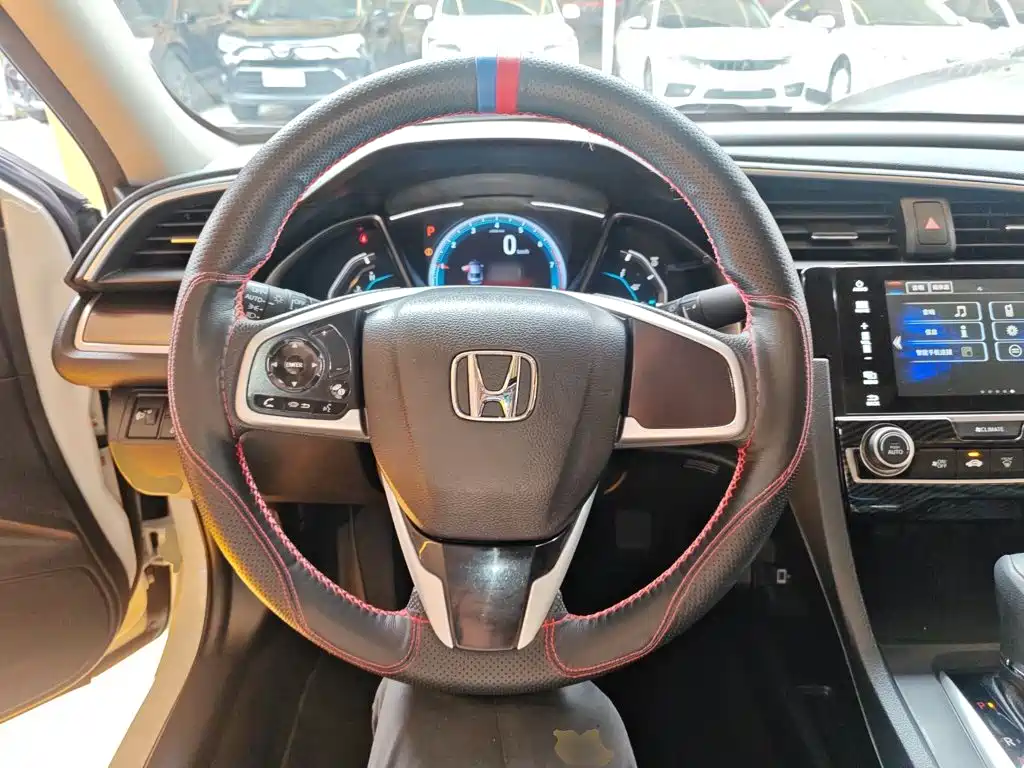 Honda Civic — фото 11