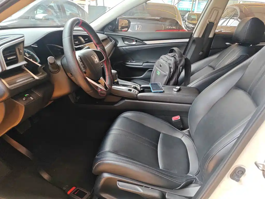 Honda Civic — фото 15