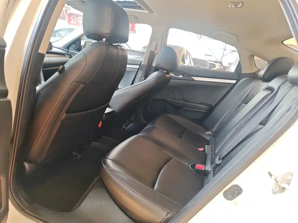 Honda Civic — фото 17