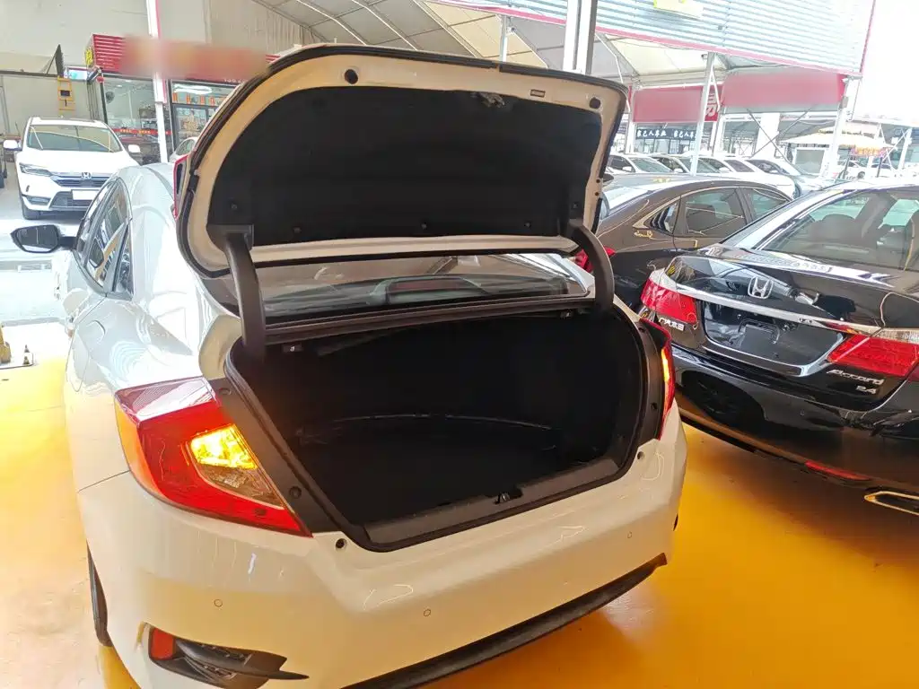Honda Civic — фото 19