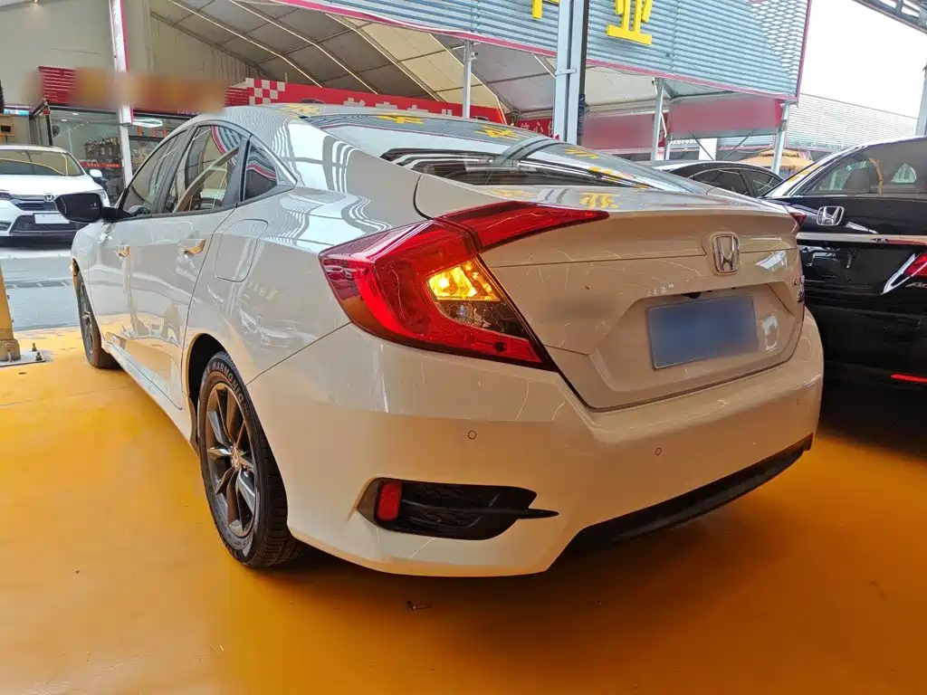 Honda Civic — фото 5