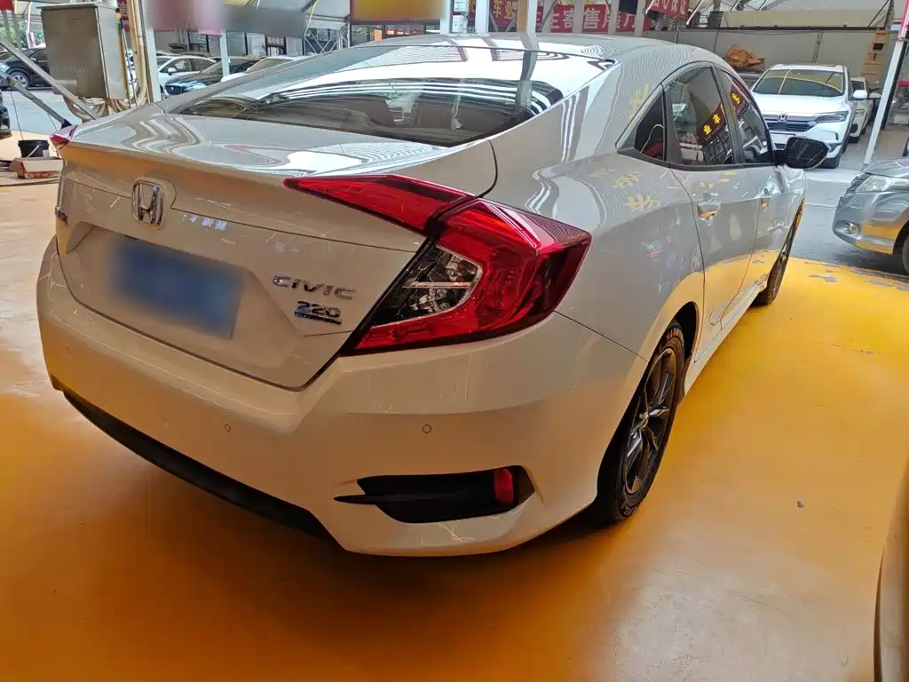 Honda Civic — фото 7