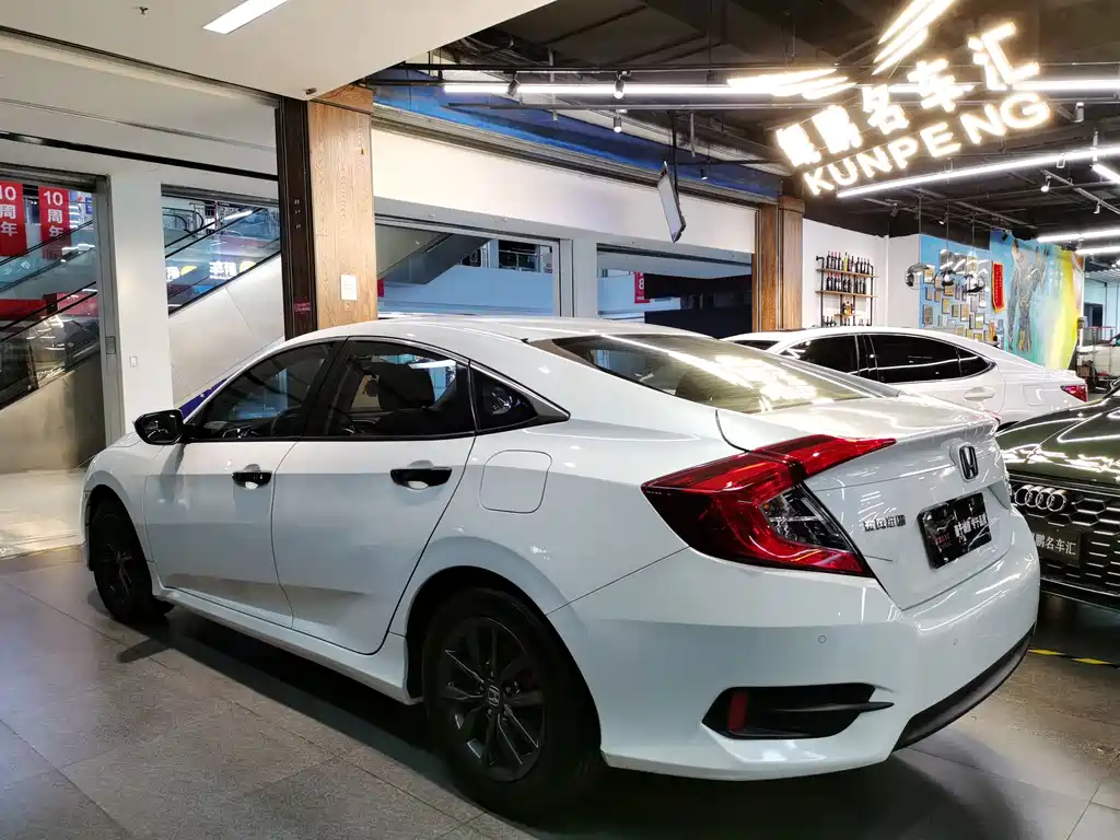 Honda Civic — фото 3