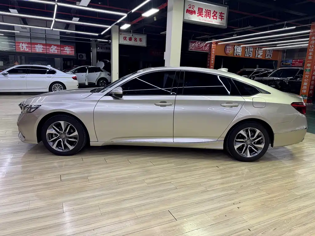 Honda Inspire — фото 11
