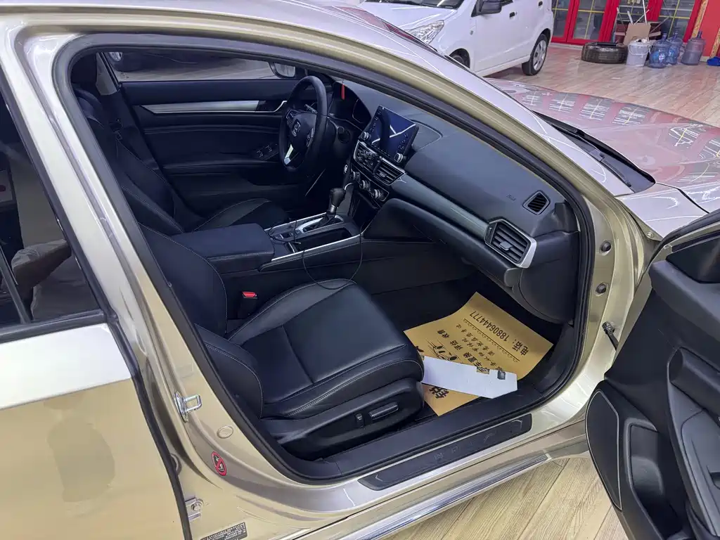 Honda Inspire — фото 10