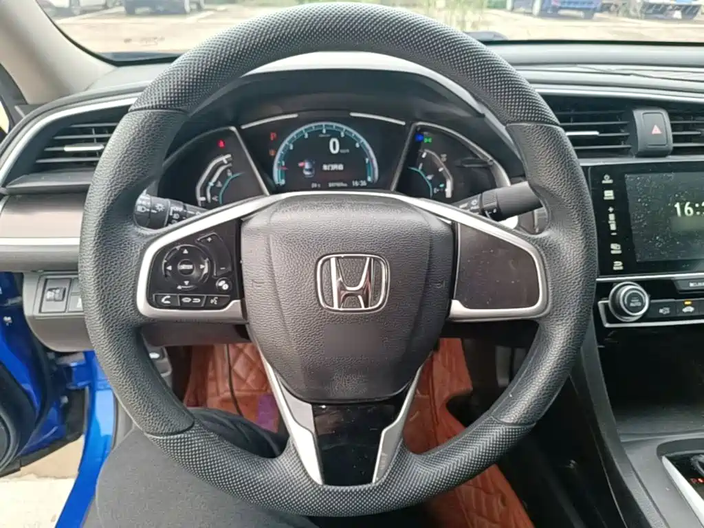 Honda Civic — фото 11