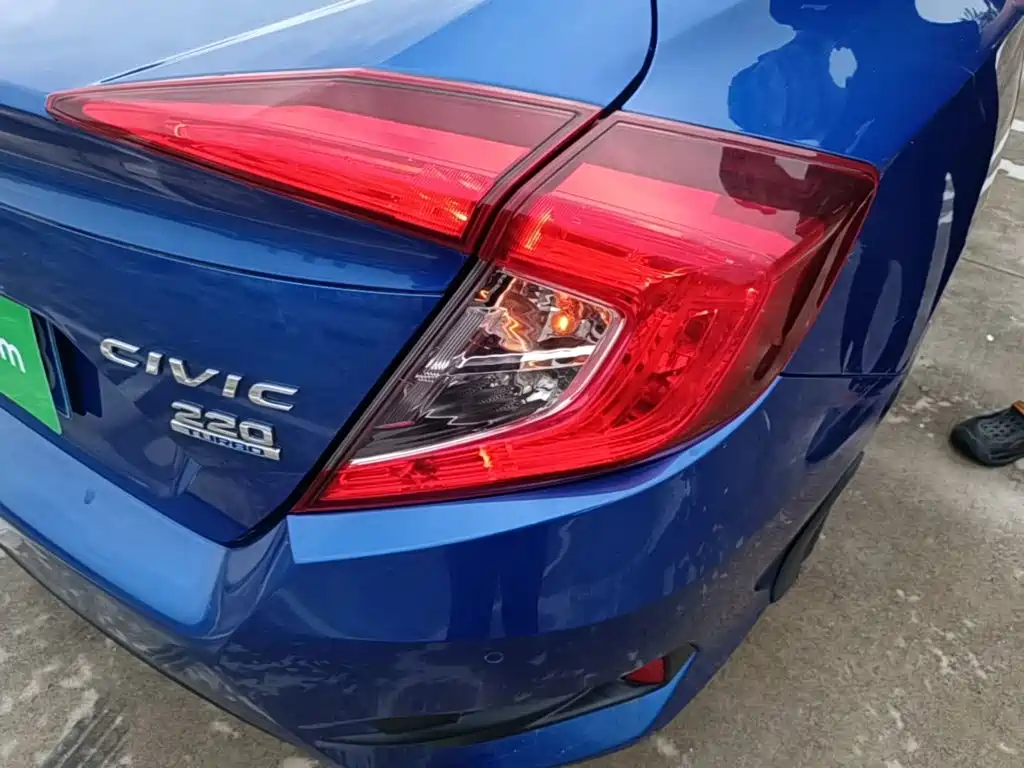 Honda Civic — фото 8