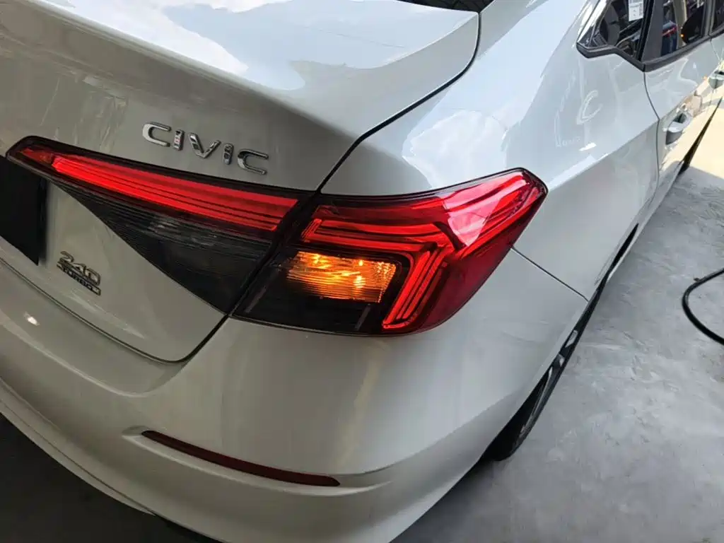 Honda Civic — фото 8