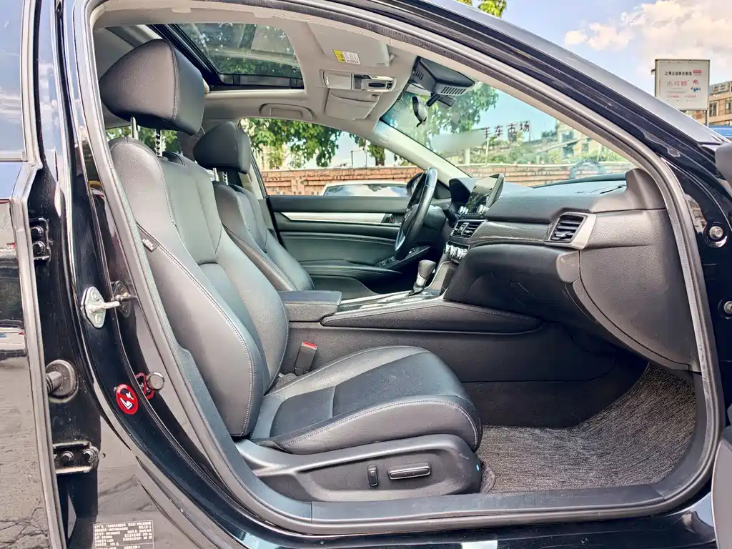 Honda Accord — фото 6