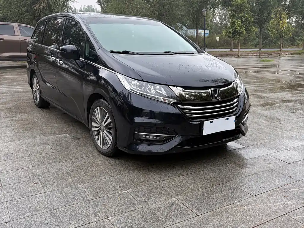 Honda Odyssey — фото 2