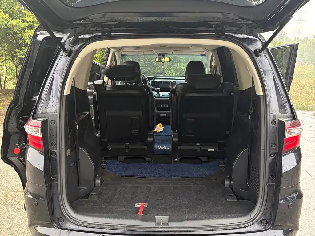 Honda Odyssey — фото 17