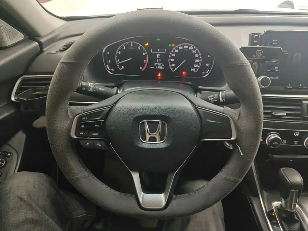 Honda Accord — фото 11