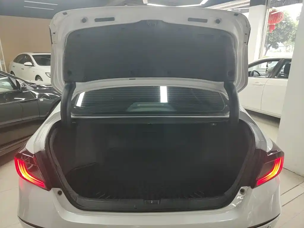 Honda Accord — фото 19