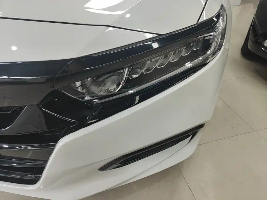Honda Accord — фото 24