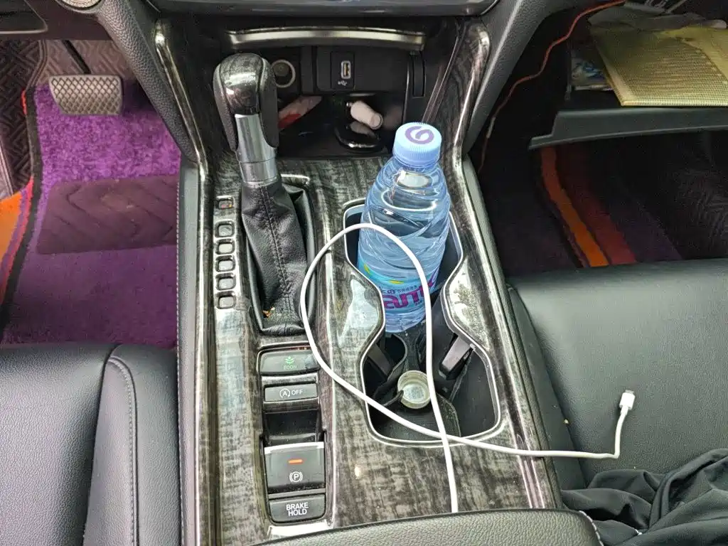 Honda Accord — фото 17