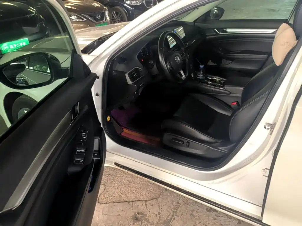 Honda Accord — фото 19