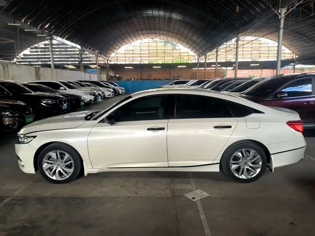 Honda Accord — фото 5