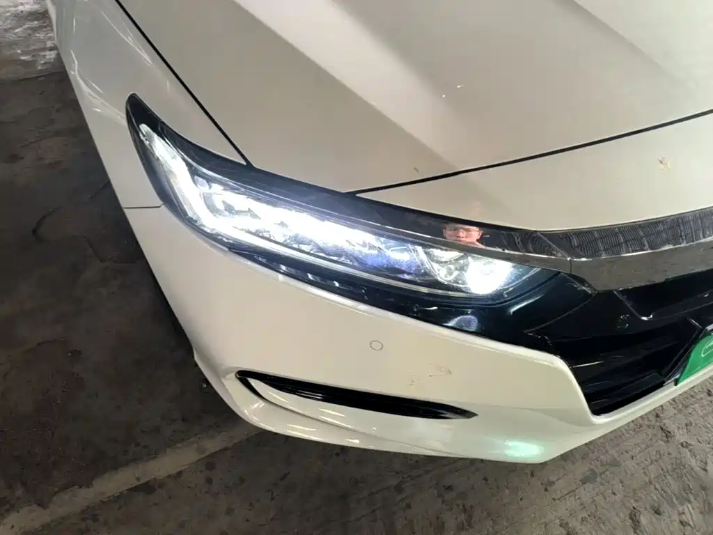 Honda Accord — фото 9
