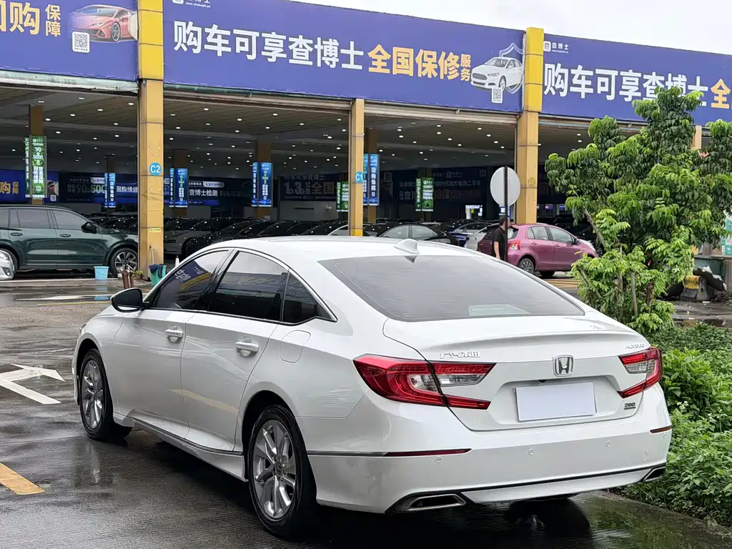 Honda Accord — фото 13