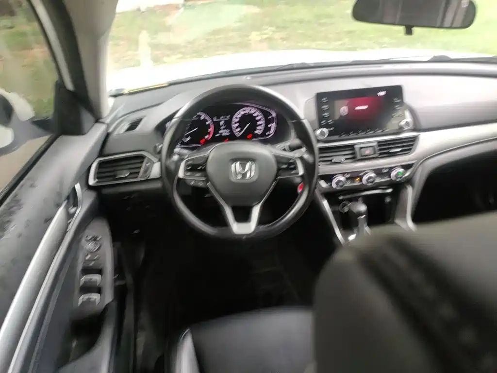 Honda Accord — фото 11