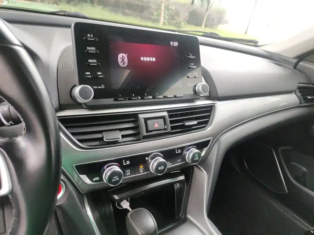 Honda Accord — фото 14